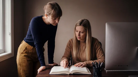 2026 QBP Businessowners Women Discussingbook