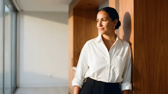 2026 QBP Businessowners Woman Gazingsideways